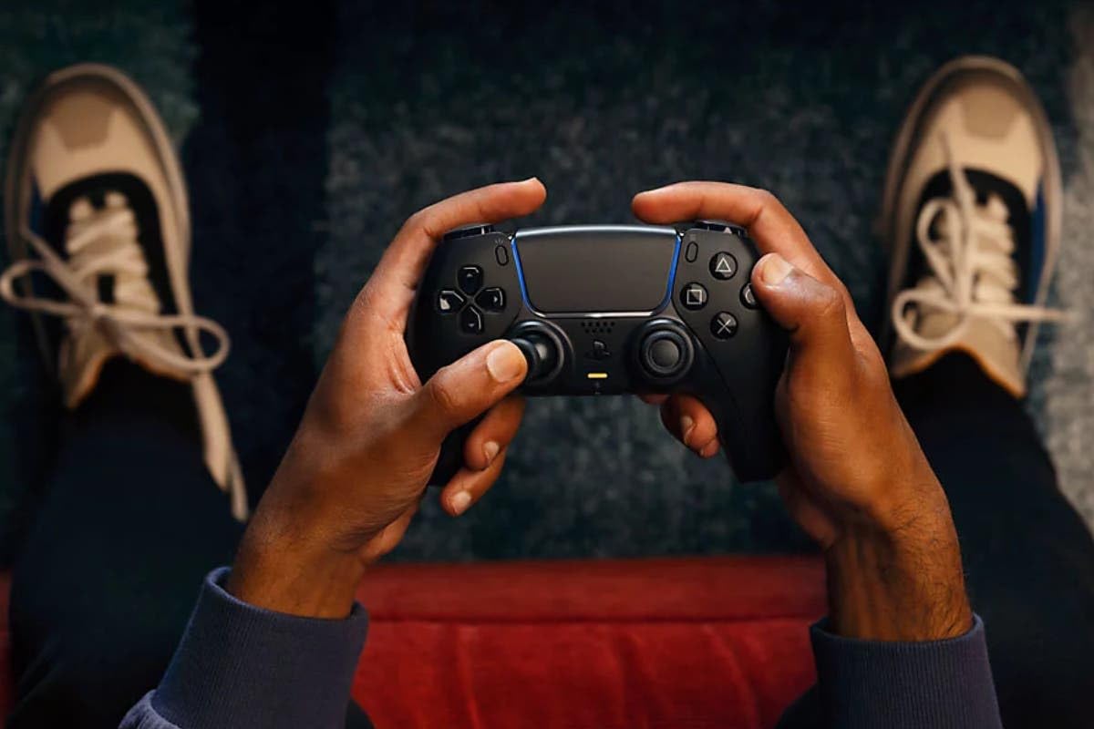 Sony PlayStation®5 - DualSense™ Wireless Controller Cosmic Red