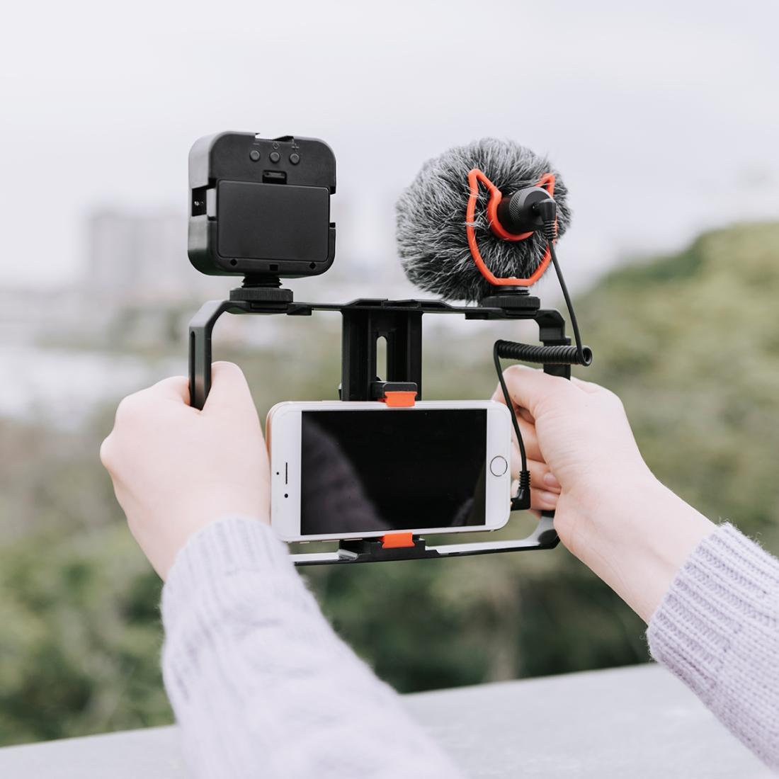 NNEIDS Vlogging Video Rig With Mic & Fill Light For Smartphone