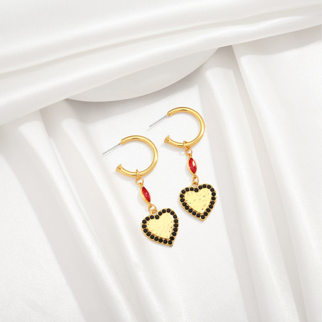Retro black heart-shaped earrings, European and American minimalist red heart-shaped gold earrings, diamond studded high-end earrings