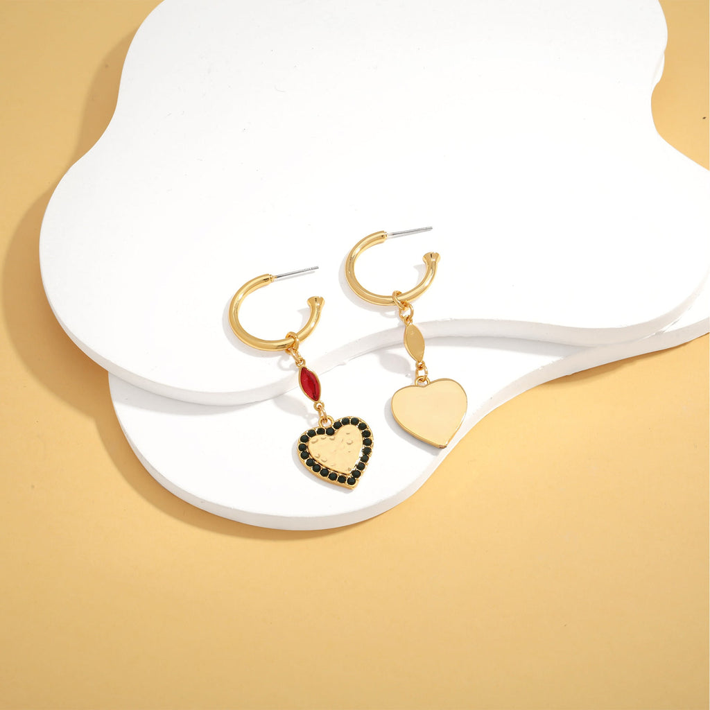Retro black heart-shaped earrings, European and American minimalist red heart-shaped gold earrings, diamond studded high-end earrings