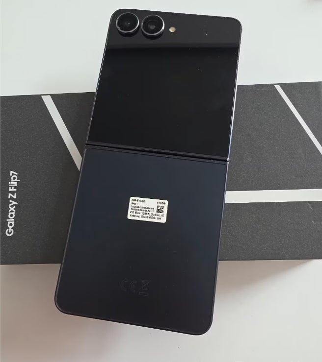 Samsung Galaxy Z Flip7 – Smartphone Pieghevole | Garanzia 3 Anni